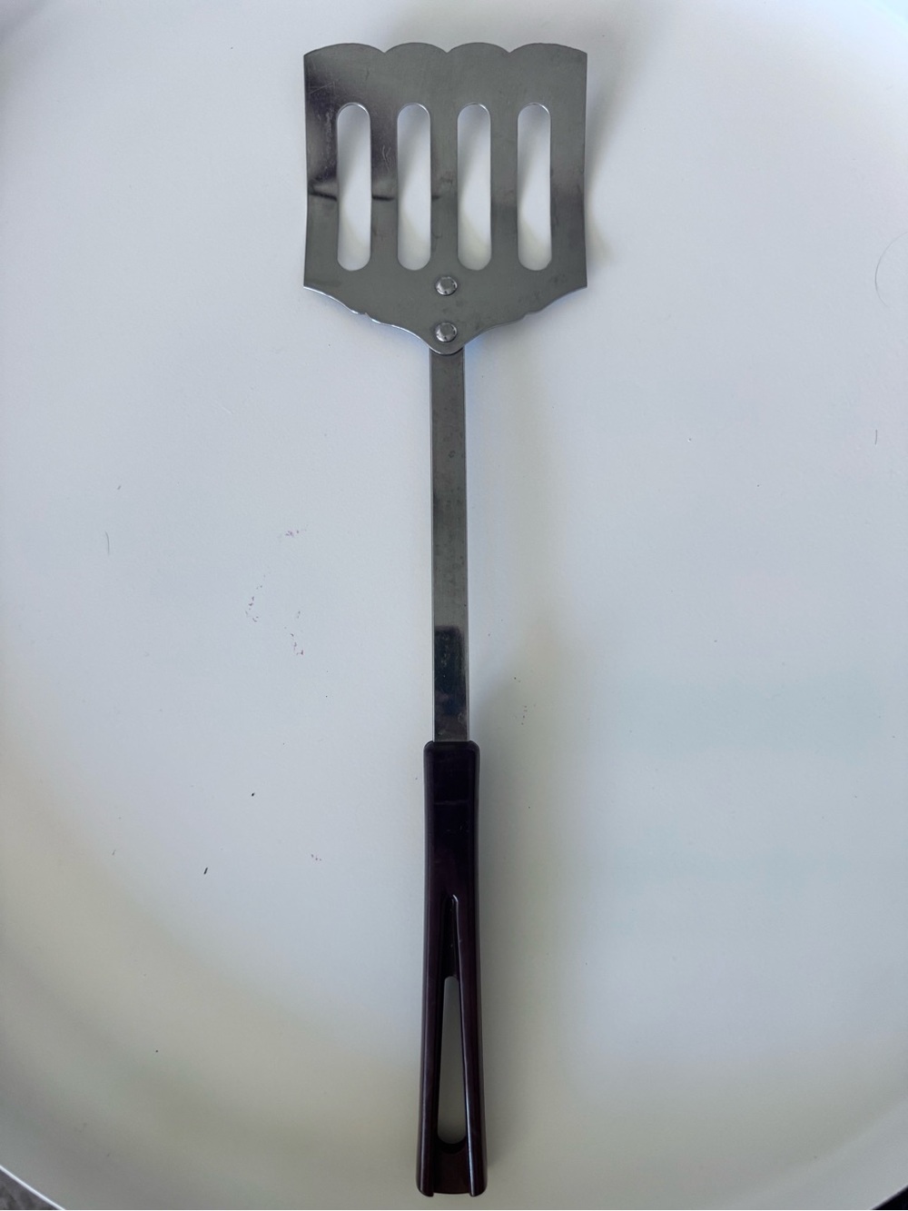 Vintage Stanhome Stainless Steel Slotted  Curved Spatula Scalloped Edges 13" USA
